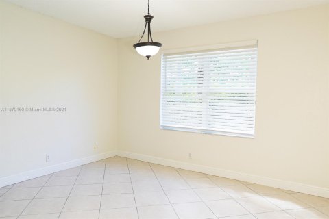 Townhouse in Pembroke Pines, Florida 3 bedrooms, 142.05 sq.m. № 1394296 - photo 7