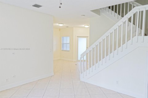 Townhouse in Pembroke Pines, Florida 3 bedrooms, 142.05 sq.m. № 1394296 - photo 10