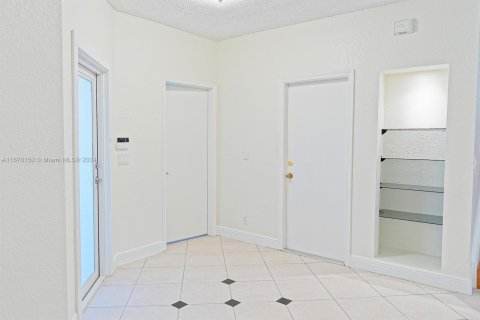 Townhouse in Pembroke Pines, Florida 3 bedrooms, 142.05 sq.m. № 1394296 - photo 13