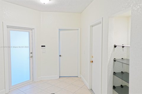 Townhouse in Pembroke Pines, Florida 3 bedrooms, 142.05 sq.m. № 1394296 - photo 12