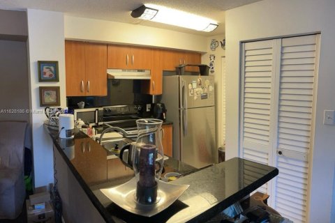 Condo in Hollywood, Florida, 3 bedrooms  № 1282265 - photo 7