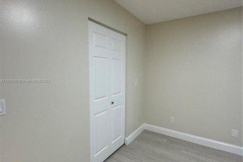 Adosado en venta en Plantation, Florida, 3 dormitorios, 140.75 m2 № 1231719 - foto 19