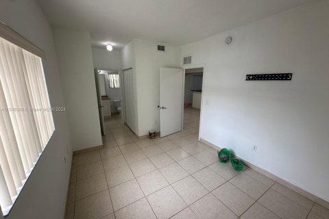 House in Miami, Florida 3 bedrooms, 110.55 sq.m. № 1058557 - photo 7