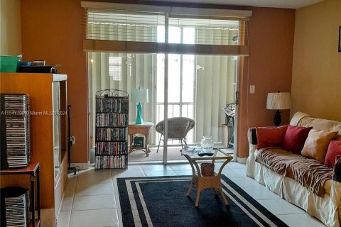 Condo in Aventura, Florida, 1 bedroom  № 1058473 - photo 9