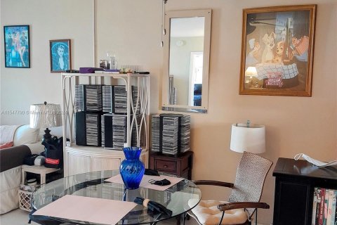 Condo in Aventura, Florida, 1 bedroom  № 1058473 - photo 7