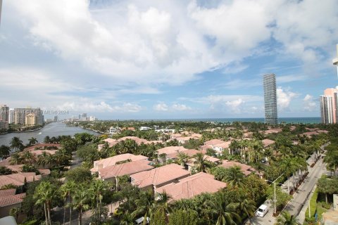 Copropriété à vendre à Sunny Isles Beach, Floride: 2 chambres, 142.79 m2 № 1168066 - photo 1