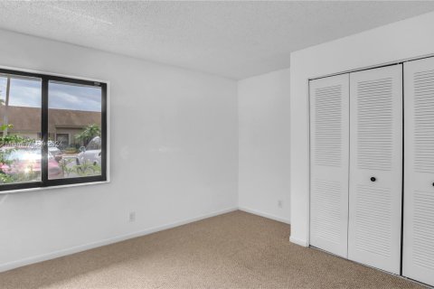 Touwnhouse à vendre à Oakland Park, Floride: 2 chambres, 91.32 m2 № 1059474 - photo 23