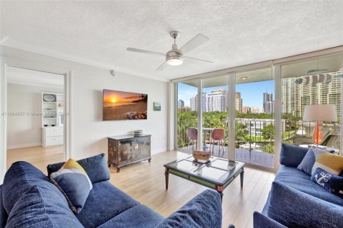 Copropriété à vendre à Fort Lauderdale, Floride: 2 chambres, 102.19 m2 № 1329093 - photo 13