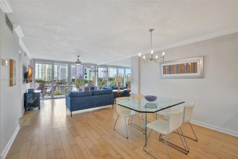 Copropriété à vendre à Fort Lauderdale, Floride: 2 chambres, 102.19 m2 № 1329093 - photo 18