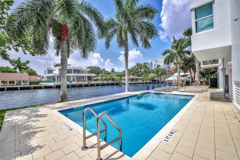 Copropriété à vendre à Fort Lauderdale, Floride: 2 chambres, 102.19 m2 № 1329093 - photo 9