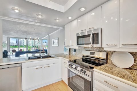 Copropriété à vendre à Fort Lauderdale, Floride: 2 chambres, 102.19 m2 № 1329093 - photo 22