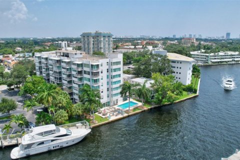 Copropriété à vendre à Fort Lauderdale, Floride: 2 chambres, 102.19 m2 № 1329093 - photo 2