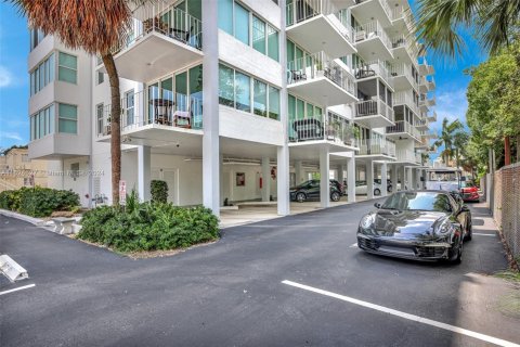 Copropriété à vendre à Fort Lauderdale, Floride: 2 chambres, 102.19 m2 № 1329093 - photo 11