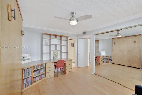 Copropriété à vendre à Fort Lauderdale, Floride: 2 chambres, 102.19 m2 № 1329093 - photo 29