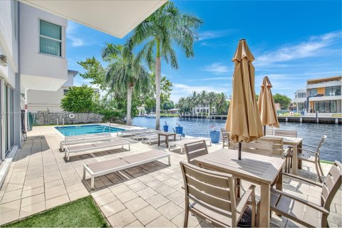 Copropriété à vendre à Fort Lauderdale, Floride: 2 chambres, 102.19 m2 № 1329093 - photo 8