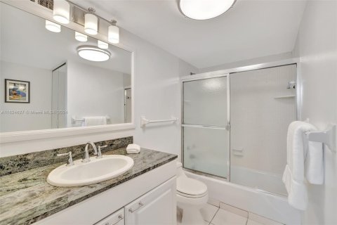 Copropriété à vendre à Fort Lauderdale, Floride: 2 chambres, 102.19 m2 № 1329093 - photo 30