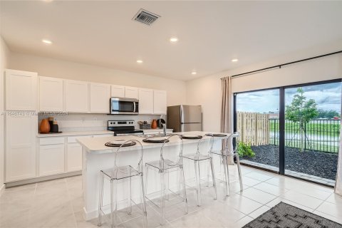 Adosado en venta en Florida City, Florida, 3 dormitorios, 135.27 m2 № 1329556 - foto 6