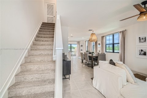 Adosado en venta en Florida City, Florida, 3 dormitorios, 135.27 m2 № 1329556 - foto 2