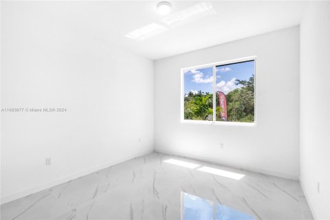 Townhouse in Miami, Florida 5 bedrooms, 232.44 sq.m. № 1418703 - photo 16