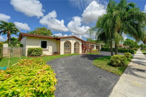 Casa en venta en Miami, Florida, 3 dormitorios, 140.47 m2 № 1419824 - foto 1