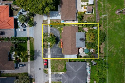 Casa en venta en Miami, Florida, 3 dormitorios, 140.47 m2 № 1419824 - foto 2