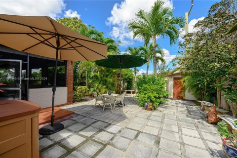 Casa en venta en Miami, Florida, 3 dormitorios, 140.47 m2 № 1419824 - foto 24