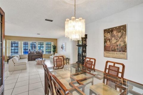 Casa en venta en Hollywood, Florida, 4 dormitorios, 234.3 m2 № 1418695 - foto 5