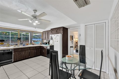 Casa en venta en Hollywood, Florida, 4 dormitorios, 234.3 m2 № 1418695 - foto 9