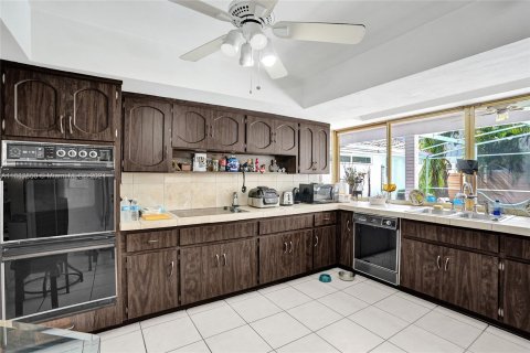 Casa en venta en Hollywood, Florida, 4 dormitorios, 234.3 m2 № 1418695 - foto 7