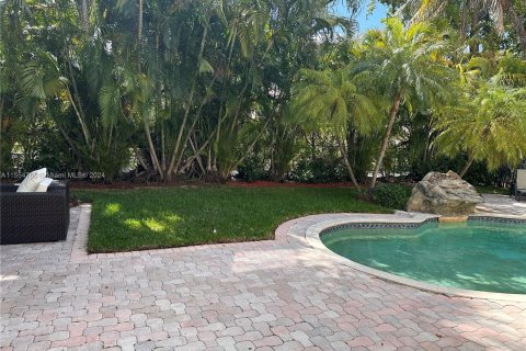 Villa ou maison à vendre à Doral, Floride: 4 chambres, 293.76 m2 № 1075461 - photo 7