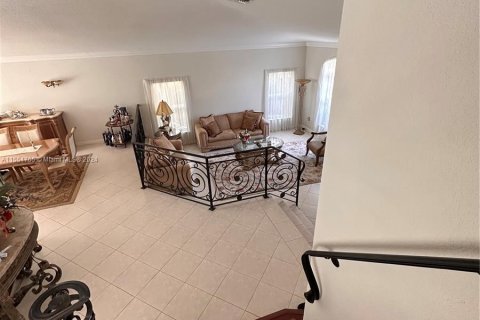 Villa ou maison à vendre à Doral, Floride: 4 chambres, 293.76 m2 № 1075461 - photo 3