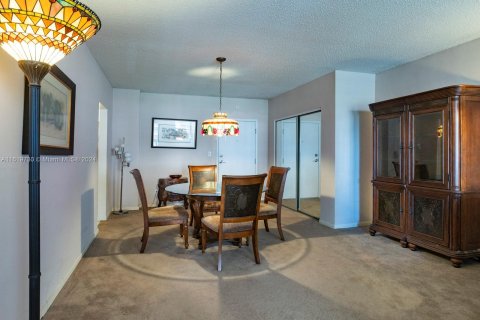 Condo in Coral Gables, Florida, 1 bedroom  № 1241874 - photo 2