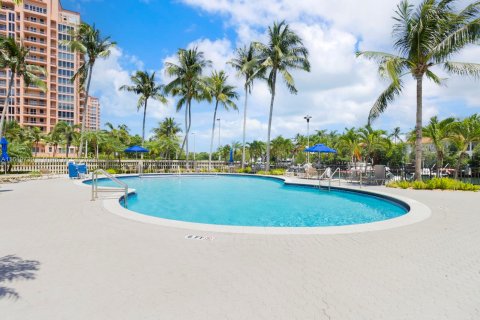 Condo in Coral Gables, Florida, 1 bedroom  № 1241874 - photo 17