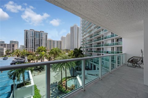 Condominio en venta en Sunny Isles Beach, Florida, 1 dormitorio, 92.07 m2 № 1241787 - foto 16