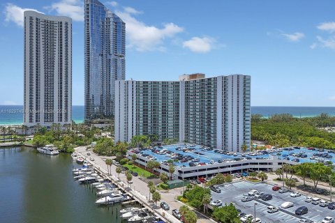 Condo in Sunny Isles Beach, Florida, 1 bedroom  № 1241787 - photo 28