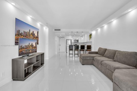 Condo in Sunny Isles Beach, Florida, 1 bedroom  № 1241787 - photo 10