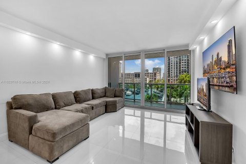 Condo in Sunny Isles Beach, Florida, 1 bedroom  № 1241787 - photo 11