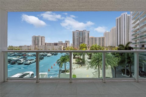 Copropriété à vendre à Sunny Isles Beach, Floride: 1 chambre, 92.07 m2 № 1241787 - photo 17