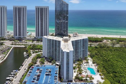 Copropriété à vendre à Sunny Isles Beach, Floride: 1 chambre, 92.07 m2 № 1241787 - photo 1