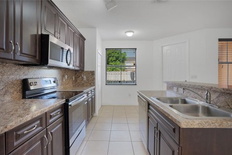 Adosado en venta en Homestead, Florida, 4 dormitorios, 160.54 m2 № 1241873 - foto 10