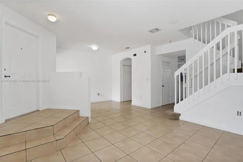 Townhouse in Homestead, Florida 4 bedrooms, 160.54 sq.m. № 1241873 - photo 3