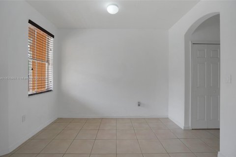 Adosado en venta en Homestead, Florida, 4 dormitorios, 160.54 m2 № 1241873 - foto 5