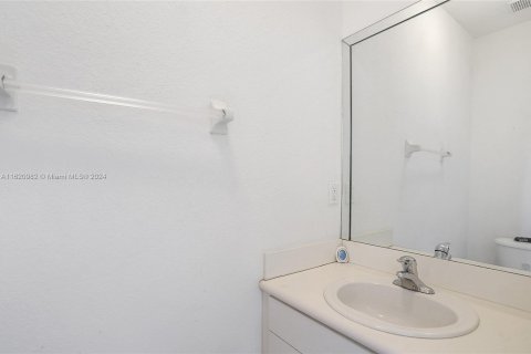 Adosado en venta en Homestead, Florida, 4 dormitorios, 160.54 m2 № 1241873 - foto 21