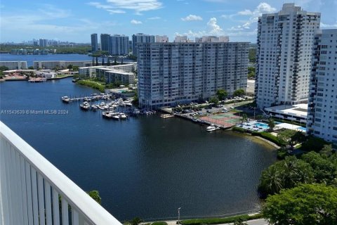 Condo in Aventura, Florida, 1 bedroom  № 1044683 - photo 20