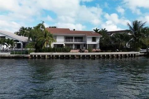 Villa ou maison à vendre à Golden Beach, Floride: 6 chambres, 465.63 m2 № 1044684 - photo 2