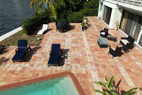 Villa ou maison à vendre à Golden Beach, Floride: 6 chambres, 465.63 m2 № 1044684 - photo 19