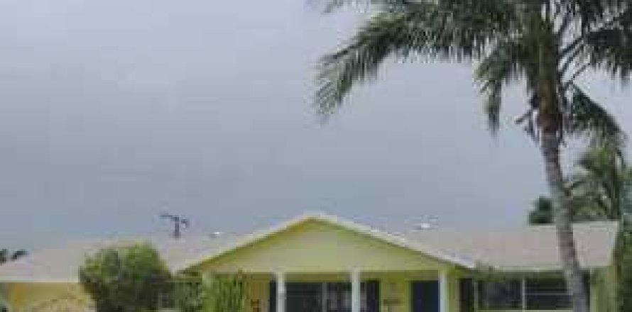 House in Delray Beach, Florida 4 bedrooms, 174.75 sq.m. № 1226781