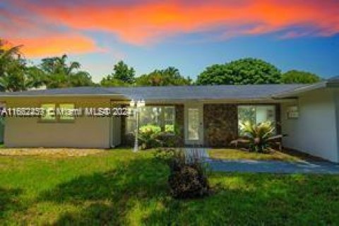 House in Southwest Ranches, Florida 3 bedrooms, 209.03 sq.m. № 1370617 - photo 16