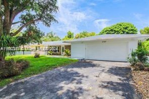 Villa ou maison à louer à Southwest Ranches, Floride: 3 chambres, 209.03 m2 № 1370617 - photo 13