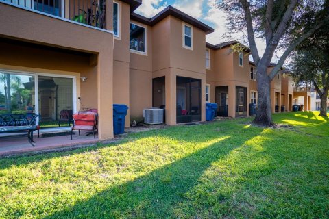 Townhouse in Davenport, Florida 3 bedrooms, 138.61 sq.m. № 1374413 - photo 30